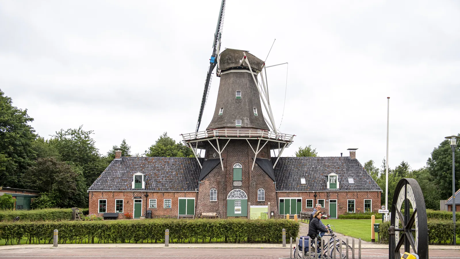 Olie en korenmolen Woldzigt-3.jpg